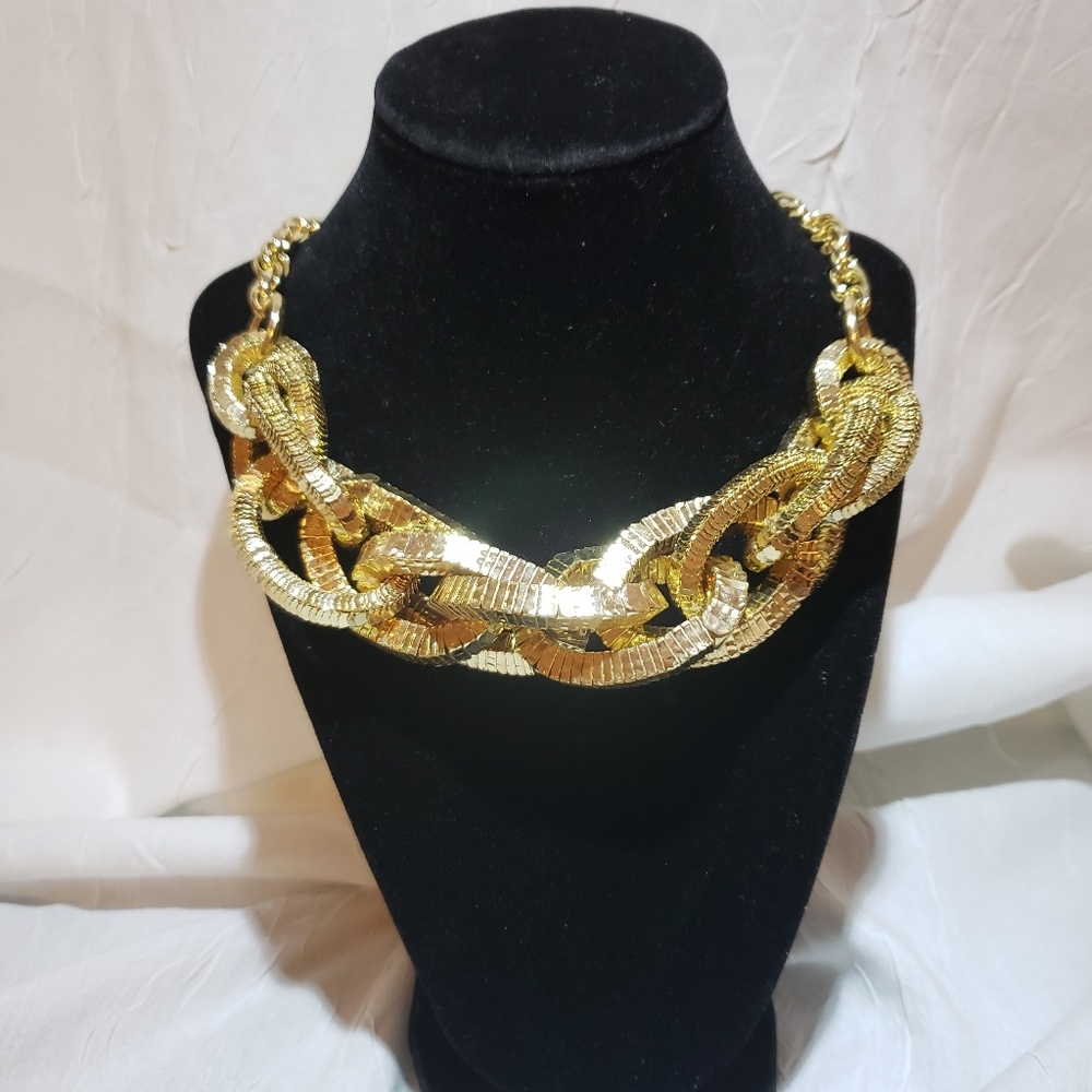 Banana republic necklace